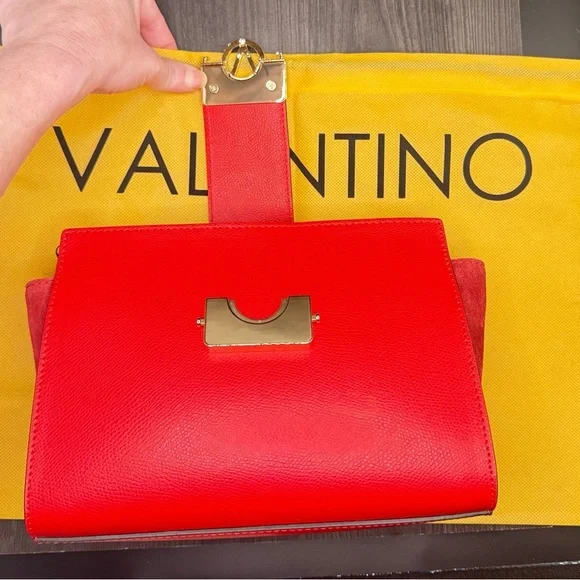 VALENTINO BY MARIO VALENTINO|PRICE FIRM💲
Red Kiki Leather Shoulder Bag-Pre-Loved - Picture 7 of 10